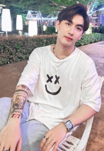 mrakmark-เสื้อยืดขาว