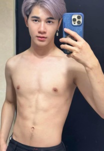 บูมเมอร์-ธนินนัทธ์-เซลฟี่