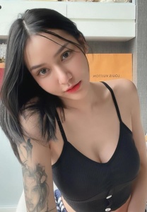 เพชรพลอย-เน็ตไอดอลเซ็กซี่