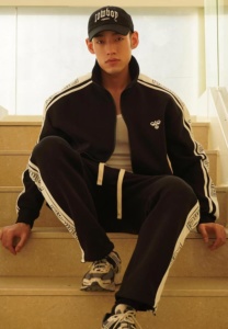 liangguai นายแบบใส่หมวก