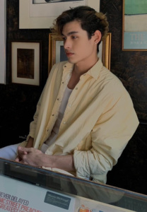 แจ๊ค-จักรตฤณ-เสื้อเชิ้ตครีม