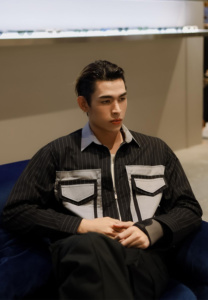 แจ๊ค-จักรตฤณ-เสื้อเชิ้ตดำ