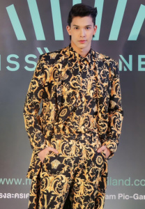 โดม-เพชรธำรงชัย-เดินแบบ