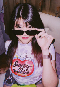 ฟ้า-เฟื่องลัดดา-เครือแก้ว-ใส่แว่น