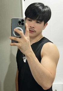 Thanakorn-หล่อกล้ามโต