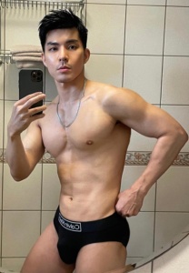 TAKA-กล้ามแน่น TAKA-กล้ามแน่น