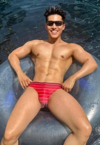 TAKA-เป้าแดง TAKA-เป้าแดง