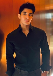 TAKA-เสื้อเชิ้ตดำ TAKA-เสื้อเชิ้ตดำ