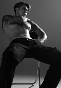 TITUS-LOW-นายแบบงานดี