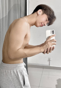 Cesandro-kim-แขนล่ำ Cesandro-kim-แขนล่ำ