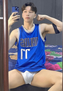 Cesandro-kim-โชว์กล้าม Cesandro-kim-โชว์กล้าม