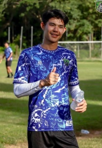  มน-ชิต-นักฟุตบอล