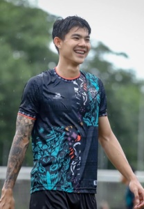  มน-ชิต-ยิ้มหวาน