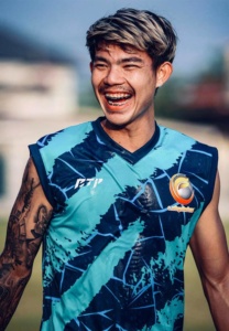  มน-ชิต-ยิ้มเก่ง