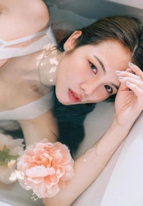 Gene Monthana-นางแบบ Gene Monthana-นางแบบ