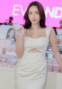 Gene Monthana-พรีเซนเตอร์