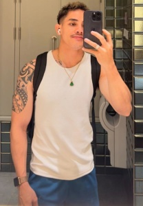 Vibol-Pich-Tip-เสื้อกล้ามขาว