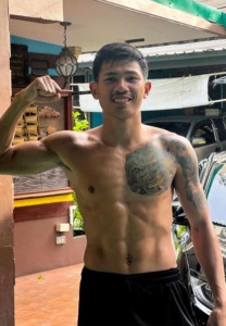 นาวาเอก-ส.สมหมาย-นักมวยกล้ามแน่น นาวาเอก-ส.สมหมาย-นักมวยกล้ามแน่น