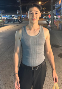 Thanat-Jullasat-เสื้อกล้าเทา