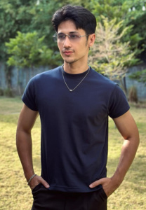 Thanat-Jullasat-เสื้อยืดดำ