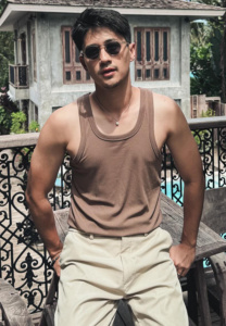 Thanat-Jullasat-ใส่แว่นดำ