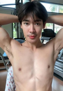 อา-กา-ตุง-ชายหนุ่ม