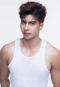 Peach-Nakprasit-เสื้อกล้าม