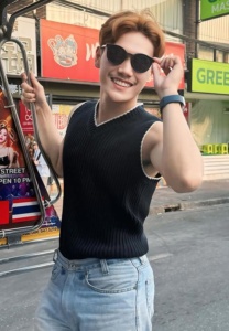 Ruekchai-Yodpaka-ใส่แว่น Ruekchai-Yodpaka-ใส่แว่น