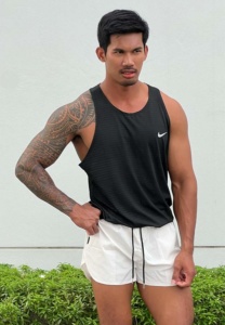 Tum-Usabai-เสื้อกล้ามดำ Tum-Usabai-เสื้อกล้ามดำ
