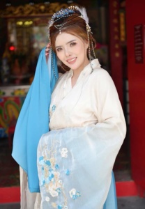 คา-ซึ-มิ-สาวหมวย