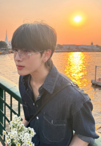 Pongsapak-Udompoch-ดอกไม้