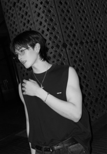 Pongsapak-Udompoch-เสื้อกลเามสีดำ