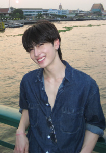 Pongsapak-Udompoch-เสื้อยีนส์