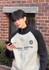 Pongsapak-Udompoch-เสื้อแขนยาว