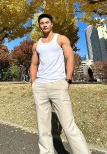 Tao-taweechai-แขนล้ำ