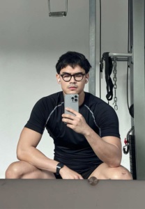 Shawn-V-ใส่แว่น