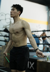 Krit-Ta-Nat-กระโดนเชือก