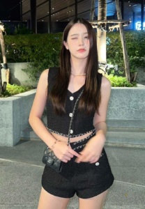 Ployly-ชุดดำ Ployly-ชุดดำ