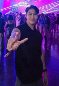 Sathaporn-hack-สองนิ้ว