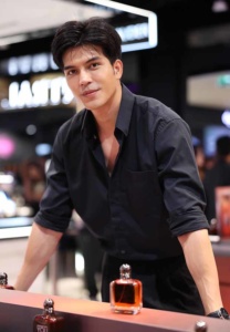 Tor-Surasak-พรีเซนเตอร์