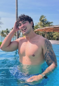 Oscar-Kahl-ว่ายน้ำ