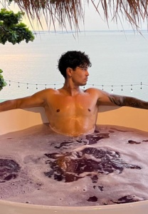 Oscar-Kahl-อ่างน้ำ