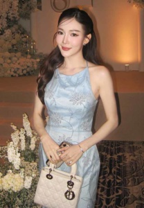 Talaysine-Earnvilai-สาวออกงาน