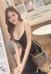 Cher-ชุดแซ่บ-gumpun