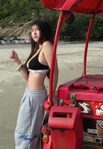 Fang-Natnara เล่นน้ำ