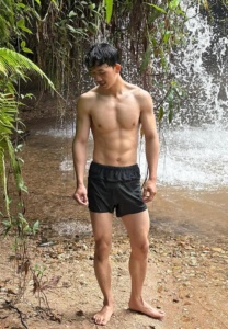 Jed-tongdee-เล่นน้ำ