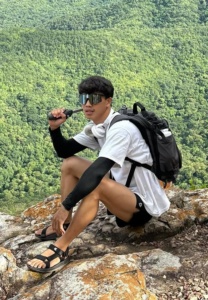 Jed-tongdee-ใส่แว่น