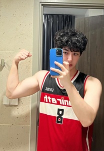 Khunanon-Chanlueang-เบ่งกล้าม