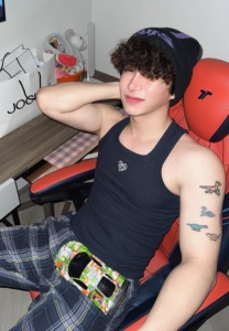 Khunanon-Chanlueang-เสื้อกล้าม