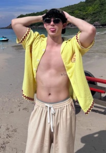 Khunanon-Chanlueang-แลบลิ้น